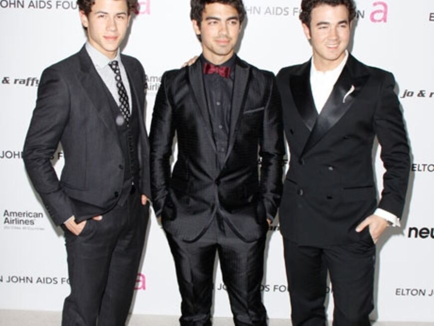 Nick, Joe und Kevin von den "Jonas Brothers" standen ebenfalls auf der Gästeliste von Elton John