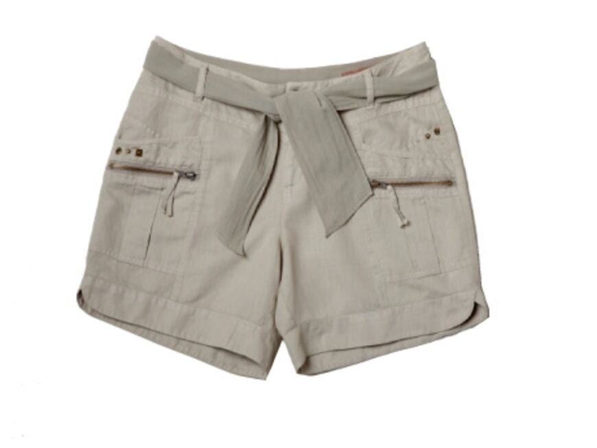 Shorts mit passendem Gürtel und Zippern 
von C&A, ca. 20 Euro 