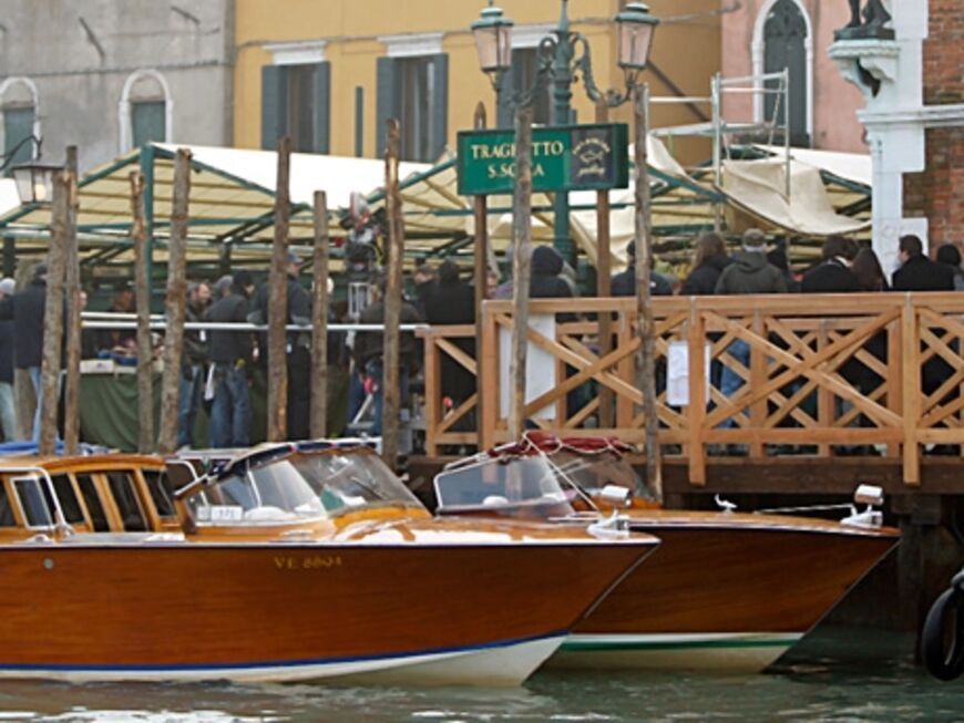 Wunderschön! Auch in der italienischen Gondelstadt Venedig wurde gedreht. Diese Boote warten auf...