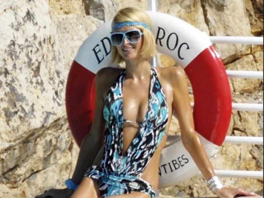 Paris Hilton geniesst die Sonne