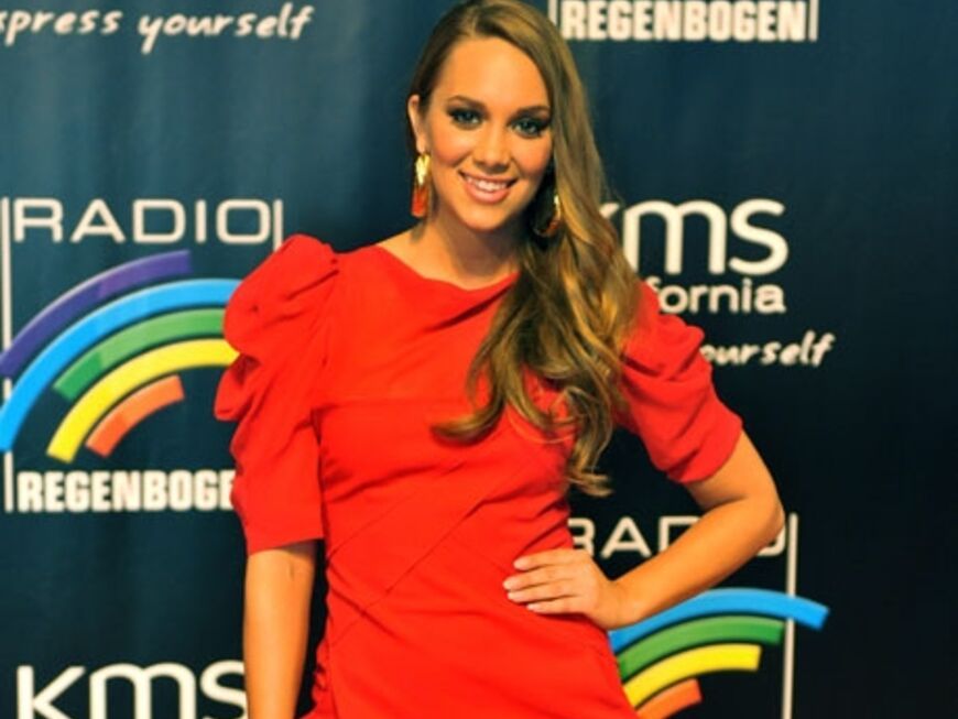 Die schwedische Sängerin Agnes bekam den Regenbogen Awards als bester "Newcomer International 2009"
