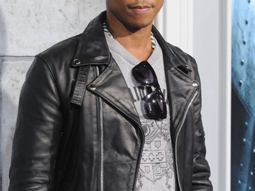 Cool: Pharrell Williams mit Lederjacke und Sonnenbrille