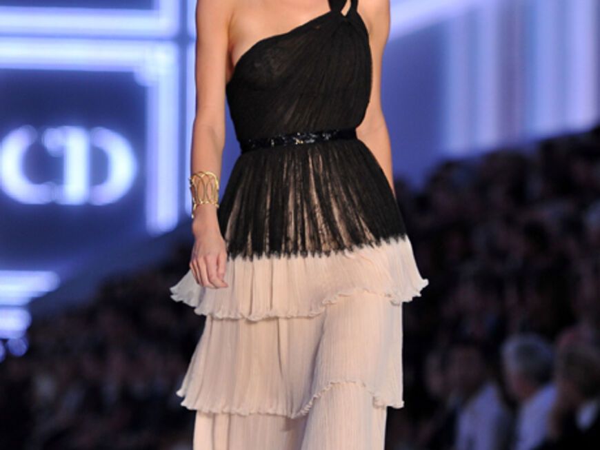 Heiß, heißer, Miranda Kerr! Das australische Topmodel lief für Christian Dior