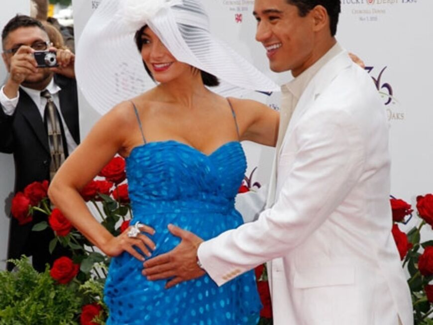 Mario Lopez findet das Outfit seiner Freundin Courtney Mazza total gelungen