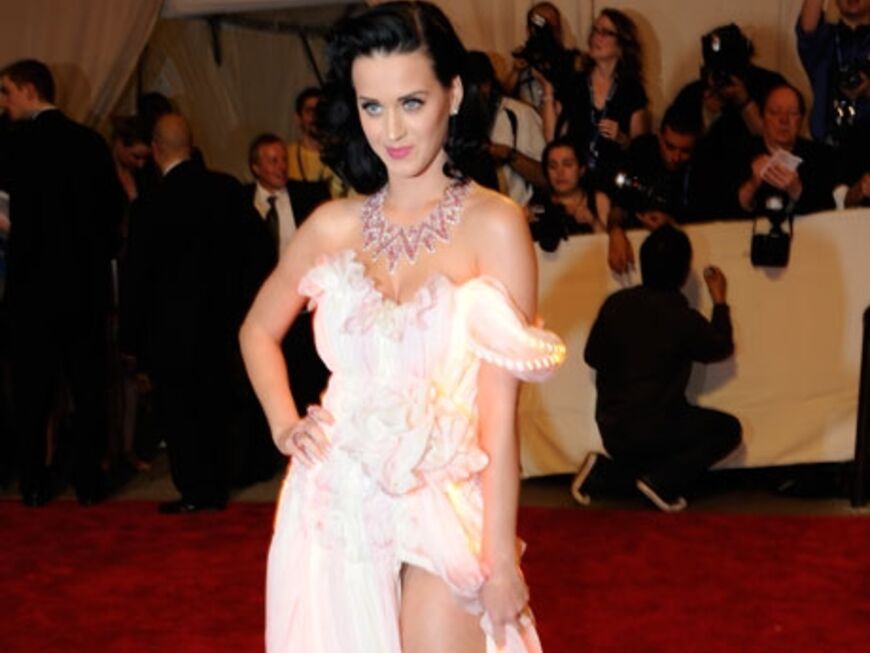 Katy Perry legte einen tollen Auftritt hin. Die Sängerin trug ein Kleid von  Cute Circuit mit eingebauten LED-Lichtern