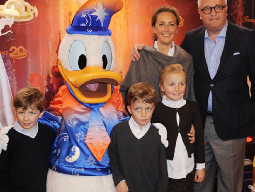 Königlicher Besuch: Prinz Laurent und Prinzessin Claire von Belgien gehörten mit ihren drei Kindern zu den prominenten Gratulanten