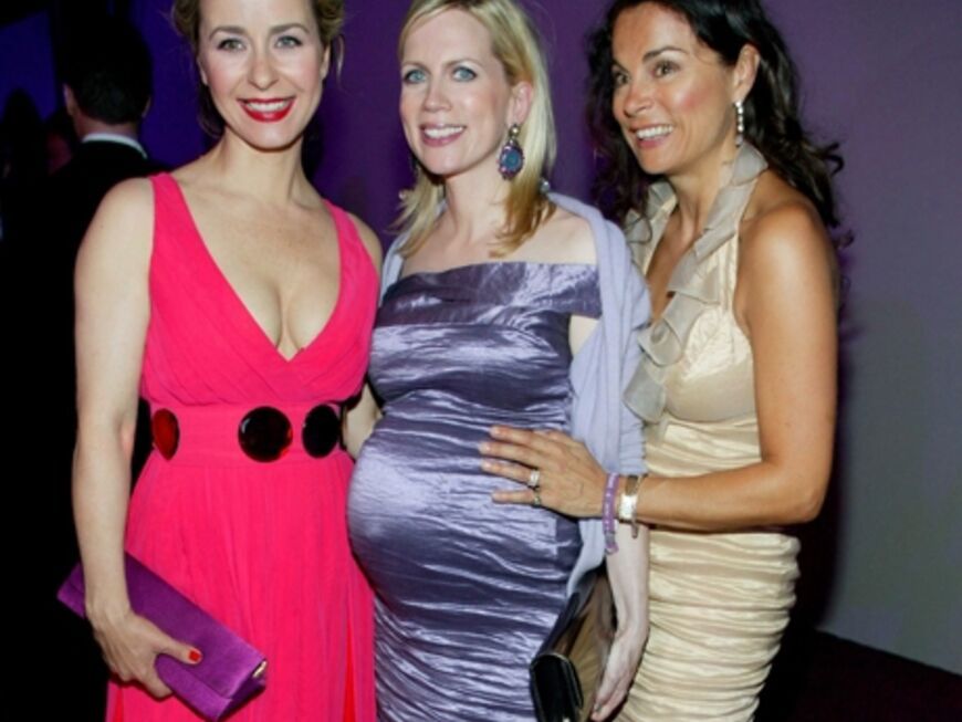Tolles Trio: Bettina Cramer mit der hochschwangeren Tamara Gräfin Nayhauß und Modedesignerin Anna von Griesheim feierten die "Duftstars"