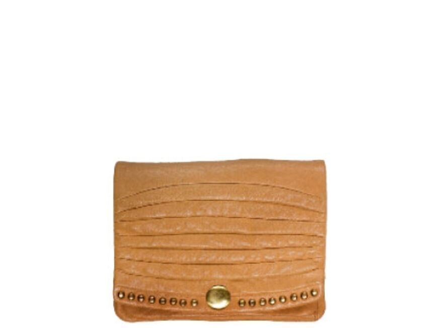 Perfekt bis ins Detail: Schicke Clutch von Hoss Intropia, ca. 90 Euro. Eine Tasche, die beispielsweise Miranda tragen würde