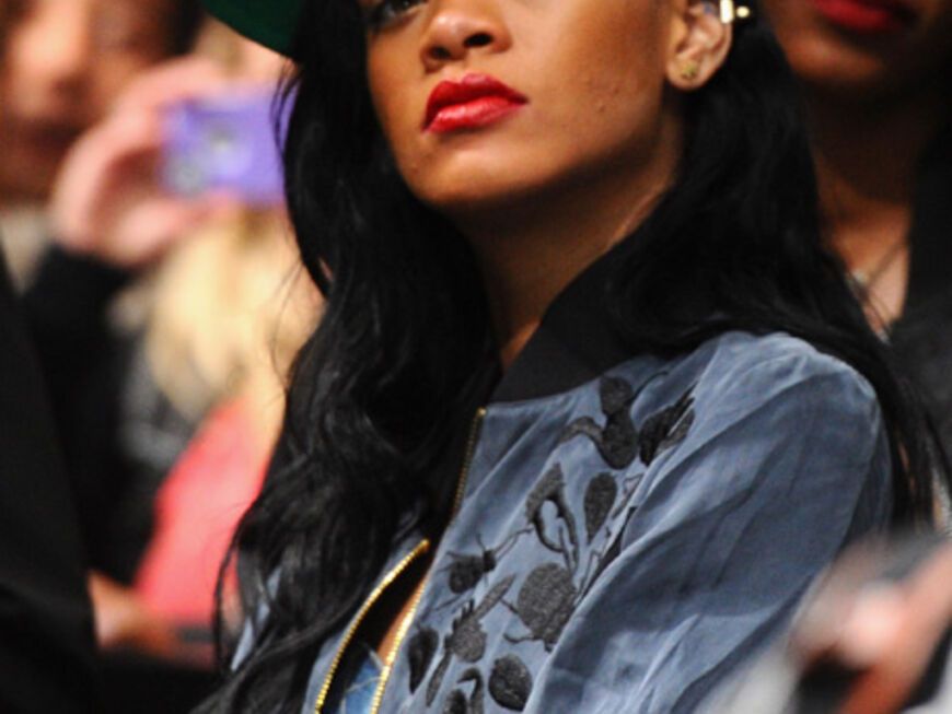 Skeptischer Blick: Rihanna