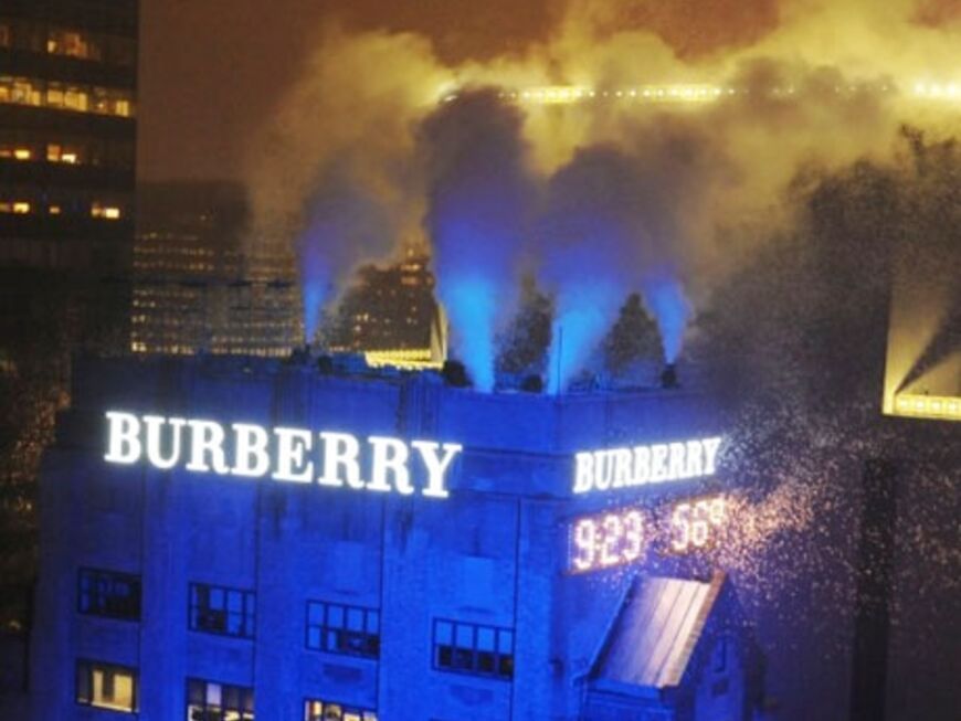 Das Burberry-Gebäude in New York erstrahlte