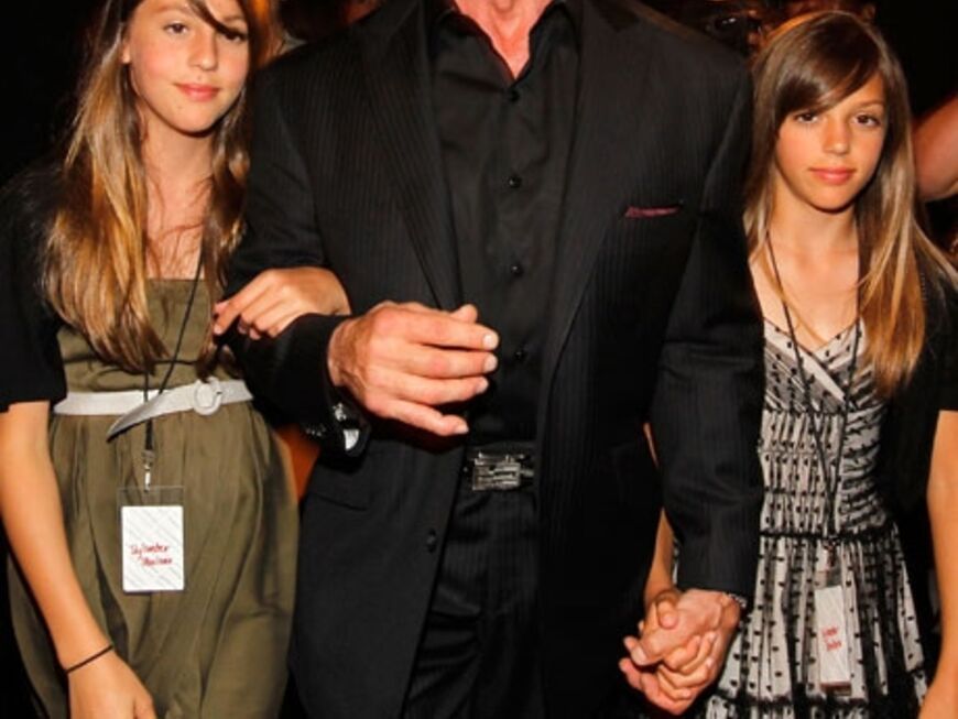 Familienausflug: US-Star Sylvester Stallone brachte seine beiden Töchter mit nach Los Angeles. Immerhin wurde er für seine lange Kino-Karriere geehrt 