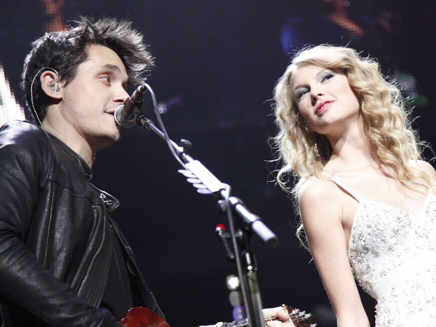 John Mayer singt und flirtet mit Taylor Swift