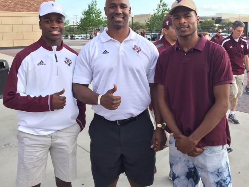 Grausam Sohn erschießt ExNFLStar Antonio Armstrong und seine Frau