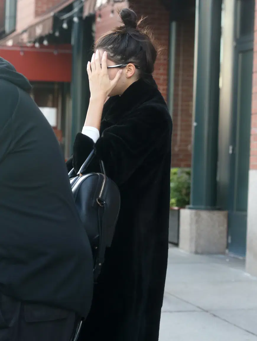 Symphatisch unperfekt! Kendall Jenner ungeschminkt mit AkneNarben OK ...