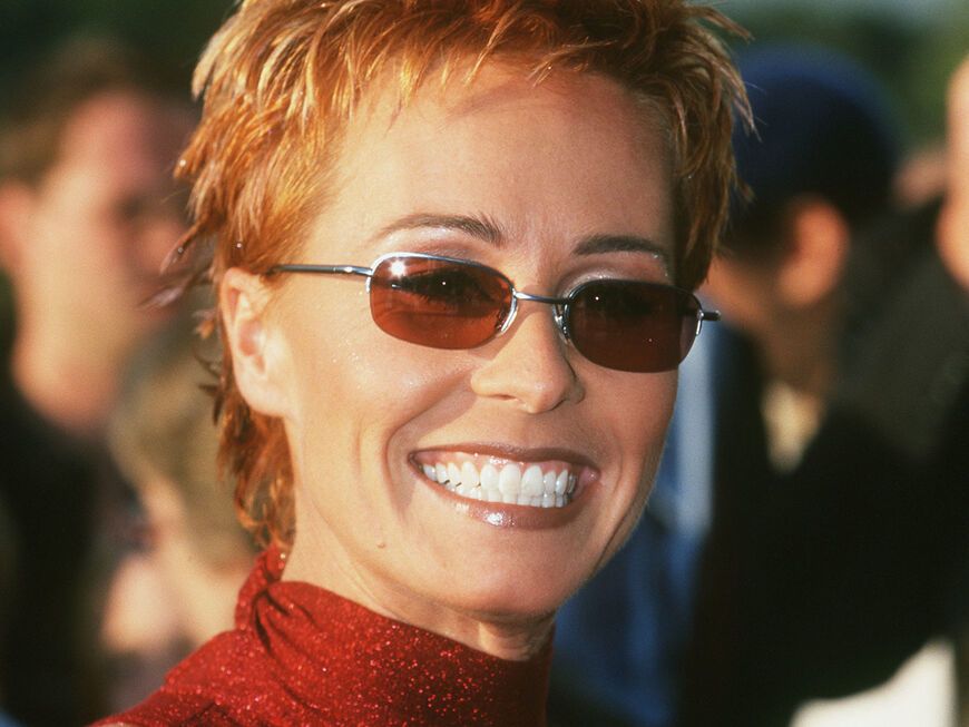 Sonja Zietlow mit Sonnenbrille in den 90ern