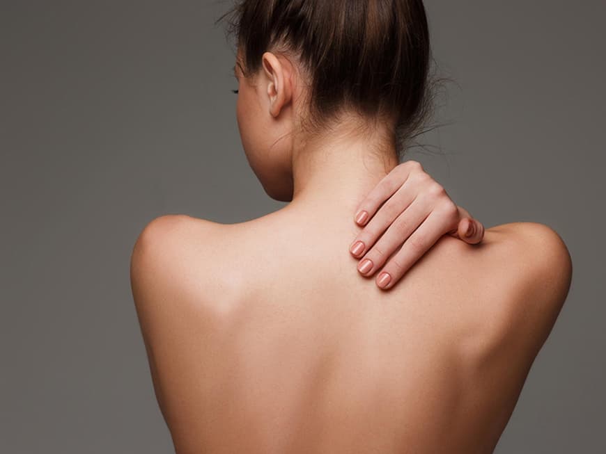 Pickel am Rücken: 5 Tipps, um sie loszuwerden - Bye, bye, Bacne!