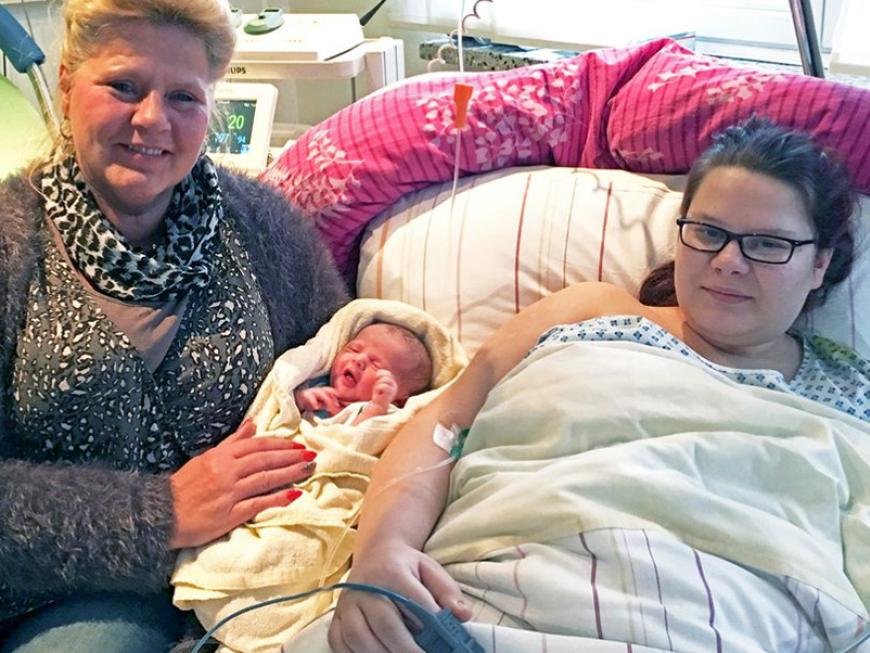 Calantha Wollny nach der Geburt mit Säugling Cataleya und Silvia Wollny 