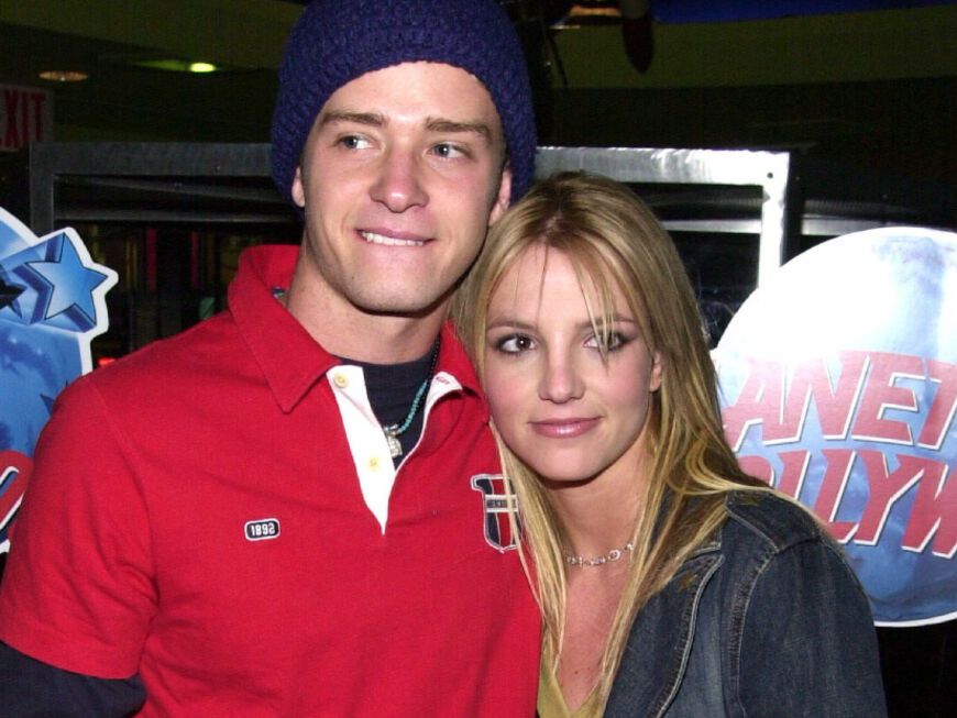 Justin Timberlake und Britney Spears kuscheln