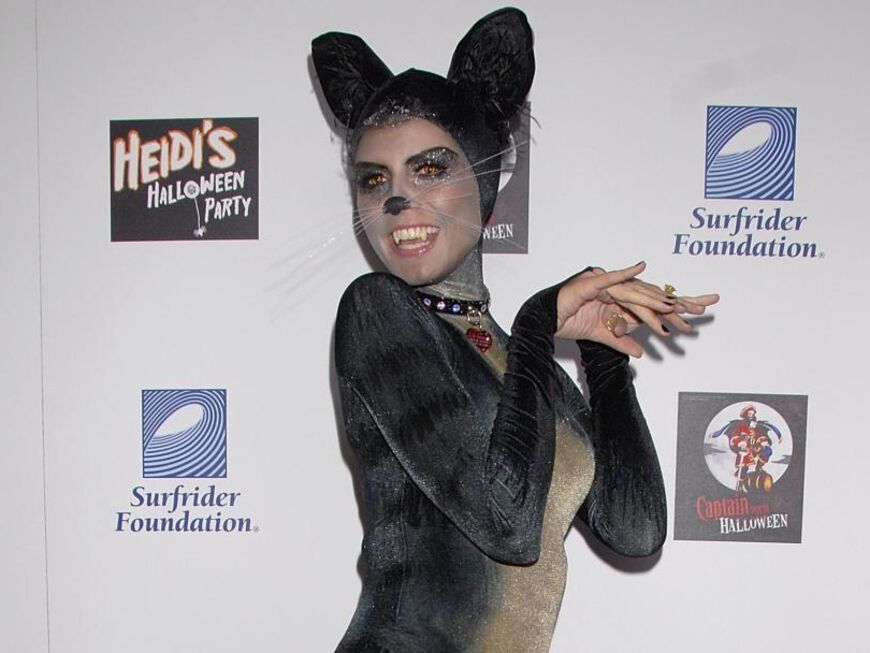 Heidi Klum als schwarze Katze