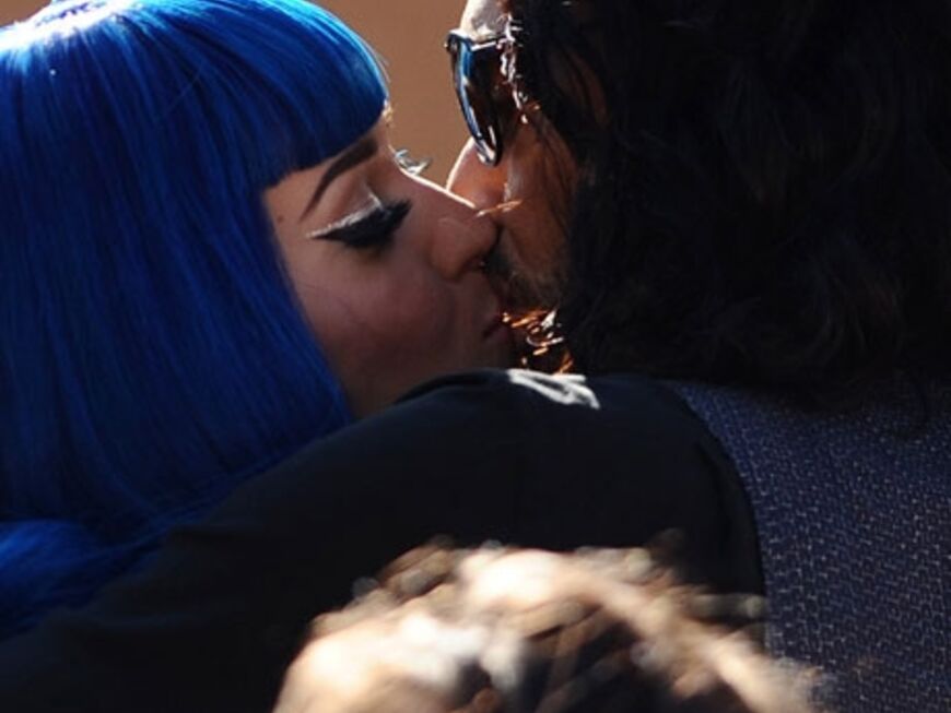 Erwischt! Katy Perry küsst ihren Verlobten Russell Brand