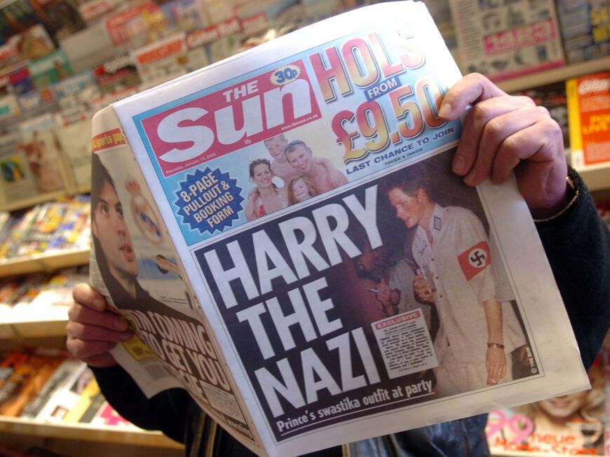 Prinz Harrys Nazi-Kostüm in der Zeitung "The Sun" (2005)