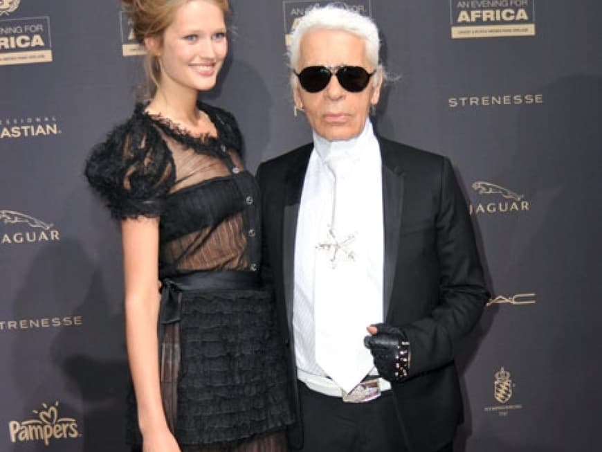 Ton in Ton: Toni Garrn und Karl Lagerfeld verstehen sich nicht nur in Sachen Outfit blendend