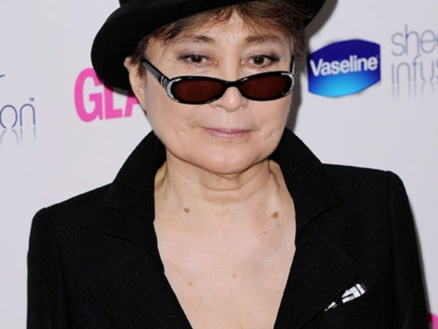 Yoko Ono durfte bei der Verleihung in London nicht fehlen. Und natürlich wurde sie gefeiert. In der Kategorie "Outstanding Contribution" freute sie sich über ihren Award