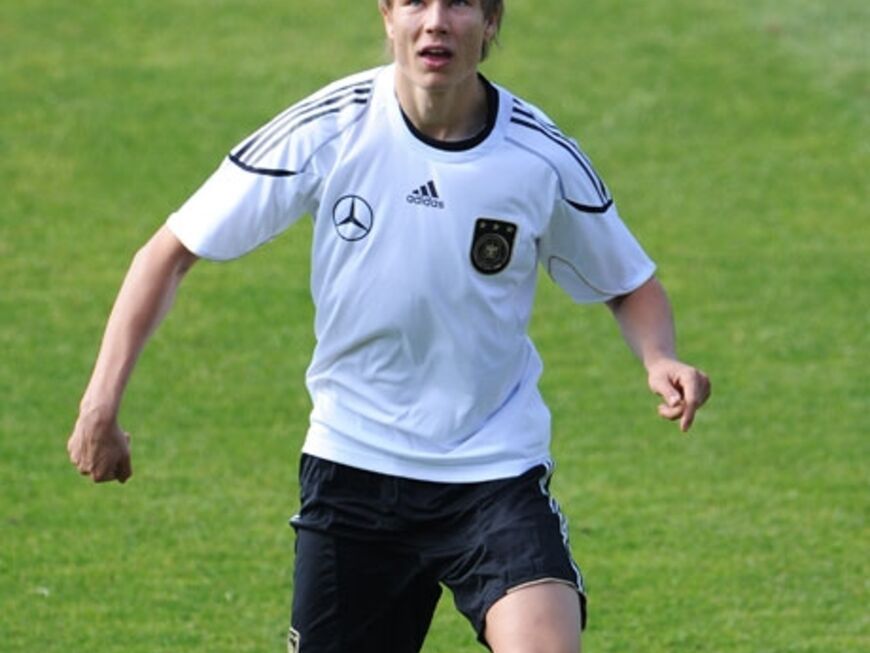 Holger Badstuber vom FC Bayern München legte eine rasante Karriere hin: Innerhalb von einem Jahr spielte sich der 21-Jährige vom U-21-Spieler zum gesetzten Nationalspieler in der deutschen Elf 