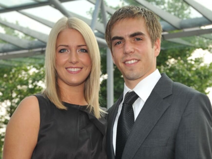 Philipp Lahm und seine Freundin Claudia. Nach der WM in Südafrika möchte sich das Paar endlich das Ja-Wort geben