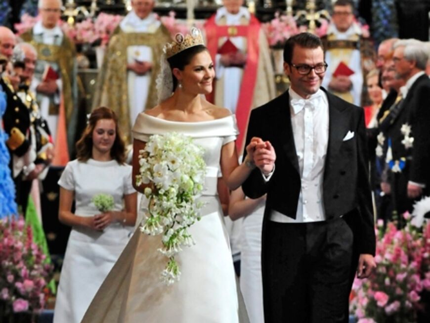 1.100 Gäste hatten sich im Stockholmer Dom eingefunden, um die Trauung des Paares mitzuerleben. Darunter zahlreiche royale Häupter und natürlich die schwedische Königsfamilie