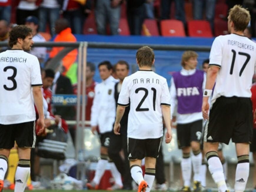 Fassungslosigkeit im deutschen Team: Beim zweiten Gruppenspiel gegen Serbien verlor die hochgelobte Mannschaft 0:1. Können Sie im letzten Match gegen Ghana den Einzug ins Achtelfinale schaffen?