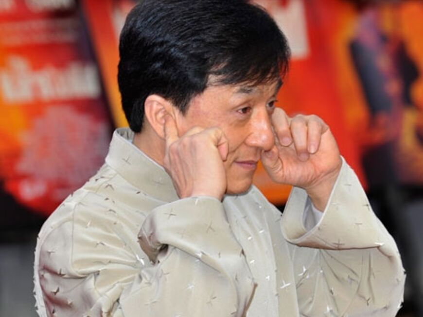 Für Schauspieler Jackie Chan ist das Gekreische der Fans kaum auszuhalten