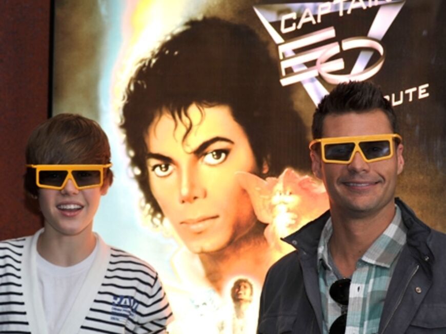 Wer versteckt sich denn da hinter den gelben Sonnenbrillen? Teenieschwarm Justin Bieber und Radio-Moderator Ryan Seacrest!