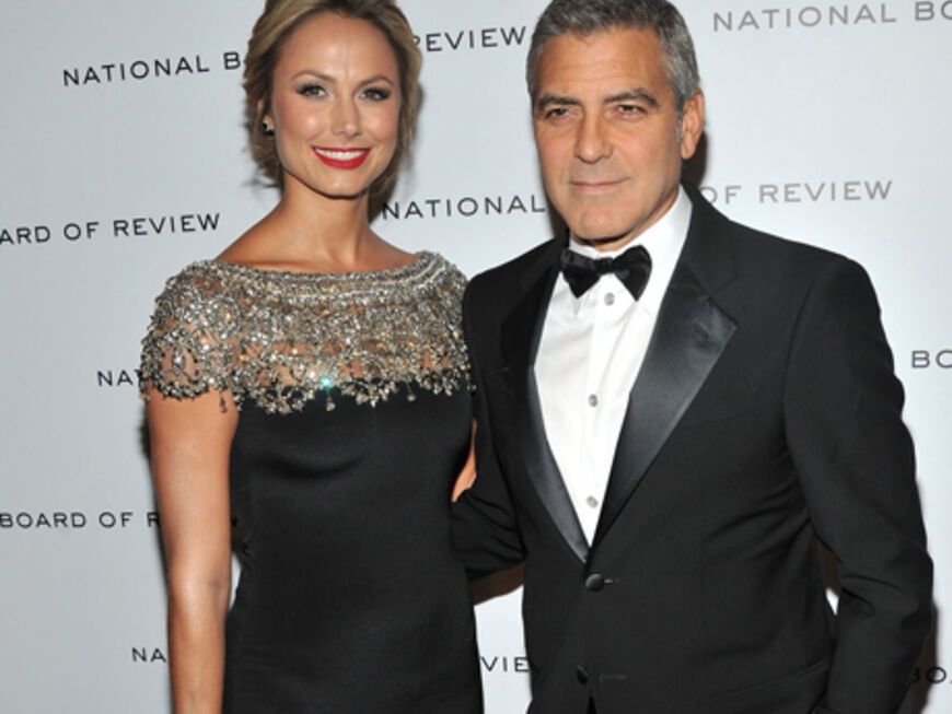 Glamour-Auftritt für George Clooney und Freundin Stacy Keibler: Das Paar feierte am Dienstagabend in New York die Gala der National Board Of Review Awards und befand sich in prominenter Gesellschaft ...