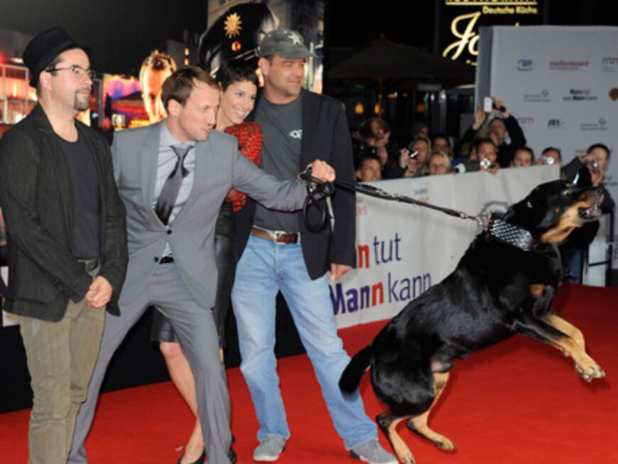 Achtung, bissig! Filmhund Bruno hatte die Sympathien nicht immer auf seiner Seite, als er die Journalisten versuchte anzuspringen
