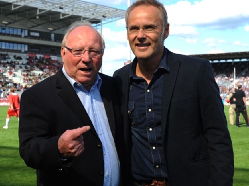Sport-Moderator Reinhold Beckmann lud am Wochenende zum "Tag der Legenden" - viele ehemalige Superspieler waren gekommen: So auch HSV-Urgestein Uwe Seeler