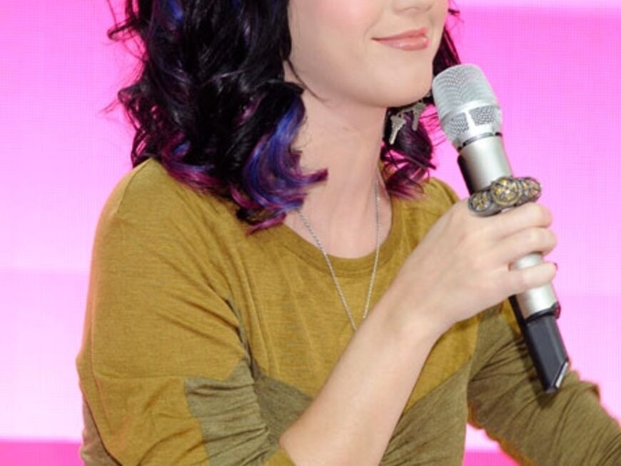 Flirtalarm: Katy Perry weiß, wie man am besten die Werbetrommel rührt
