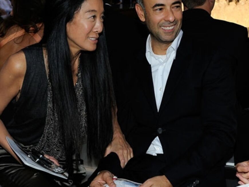 Vera Wang und Creative Director von Calvin Klein Collection, Francisco Costa, sahen sich gemeinsam die Show an 