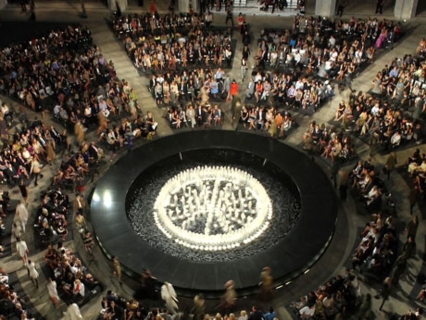 Das Lincoln Center überraschte die anwesenden Gäste mit einer spektakulären Show. Es war die größte, die New York bis dahin gesehen hat