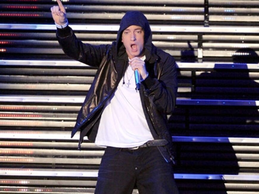 Rapper Eminem meldete sich zurück: Mit acht Nominierungen ging der 37-Jährige ins Rennen und gewann mit "Not Afraid" die beiden Trophäen für das beste Video eines Künstlers und für das beste Hip-Hop-Video