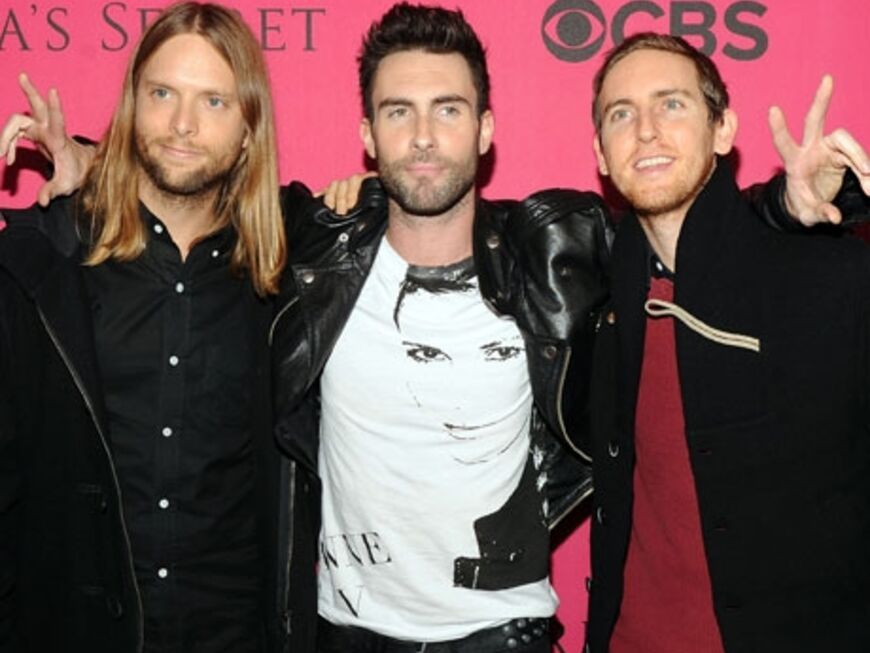 Die Jungs von "Maroon 5", James Valentine, Adam Levine, und Jesse Carmichael, freuen sich auf die Show