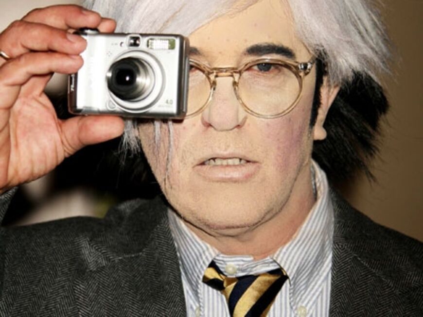 Designer Michael Kors verkleidet als Andy Warhol