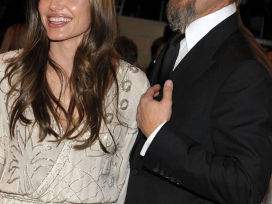 UNICEF-Botschafterin Angelina Jolie wollte sich den Ball nicht entgehen lassen. Sie kam mit ihrem Lebensgefährten Brad Pitt