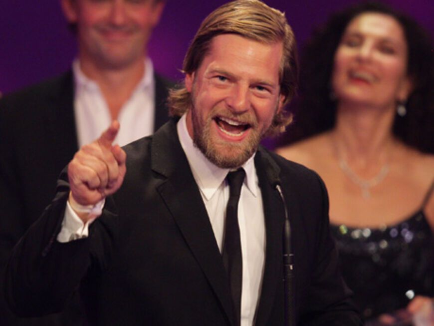 Schauspieler Henning Baum freut sich über die Auszeichnung in der Kategorie "Beste Serie" für "Der letzte Bulle"