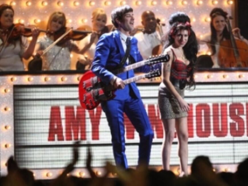 Amy Winehouse und Mark Ronson im Duett