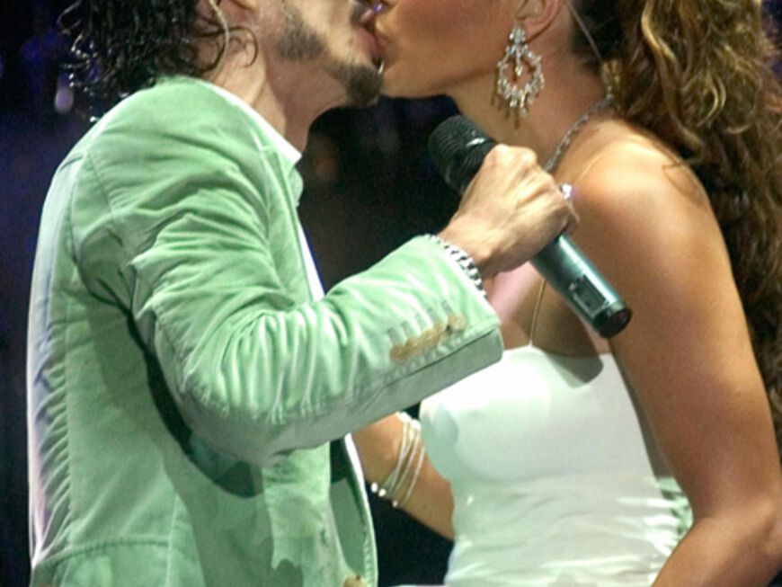 Oktober 2005: Aus ihrer Liebe machen sie kein Geheimnis: Marc Anthony und Jennifer Lopez auf der Bühne in Santo Domingo, Dominikanische Repbulik