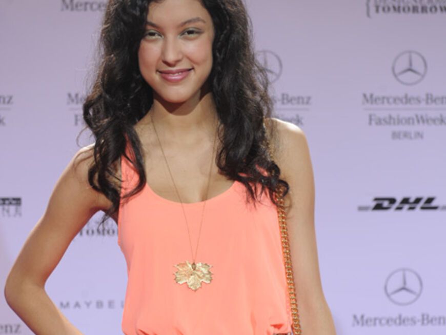 Rebecca Mir hatte während der Fashion Week einen vollen Terminkalender: Sie war als Model gebucht und besuchte außerdem die Show des Berliner Labels Blacky Dress 