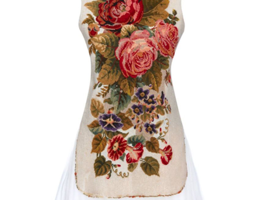 Vom Laufsteg inspiriert, für uns kopiert: romantisches Kleid mit Rosen-Print über asos.de, ca. 85 Euro