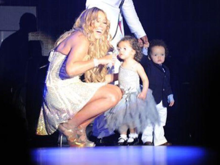 Mariah Carey trat zu Silvester in Australien auf und begrüßte auf der Bühne ihre süßen Zwillinge und ihren Gatten