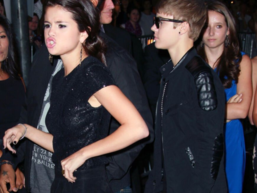 Singt Selena hier mit oder hat Justin sie geärgert?